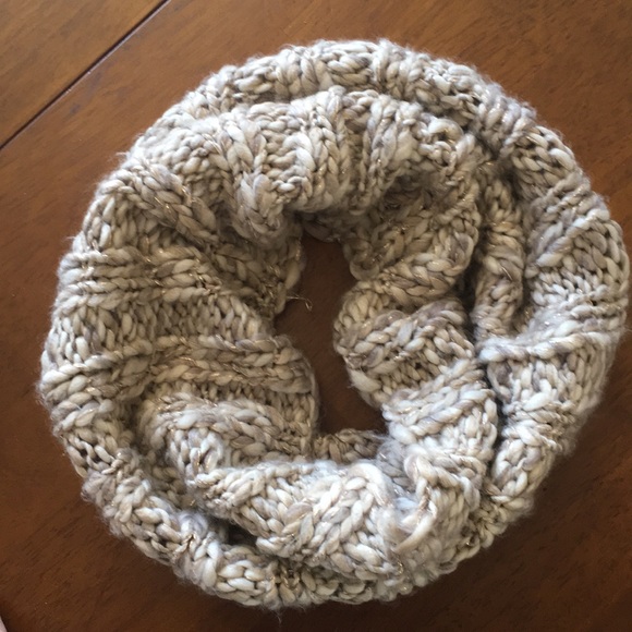 Neck warmer/scarf - Picture 2 of 4